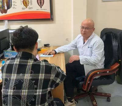 南充市|男科医师高朋磊：守护男性健康，专业男科诊疗